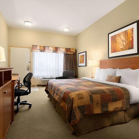 Ramada By Wyndham Drayton Valley Exterior foto