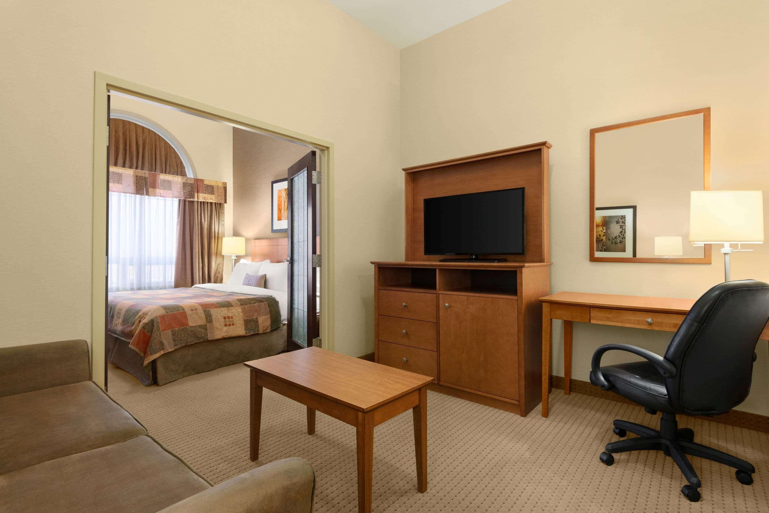 Ramada By Wyndham Drayton Valley Exterior foto
